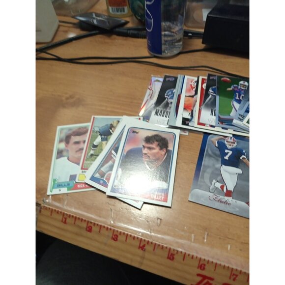 Huge Lot of 100 Buffalo Bills Football Cards - Picture 13 of 14